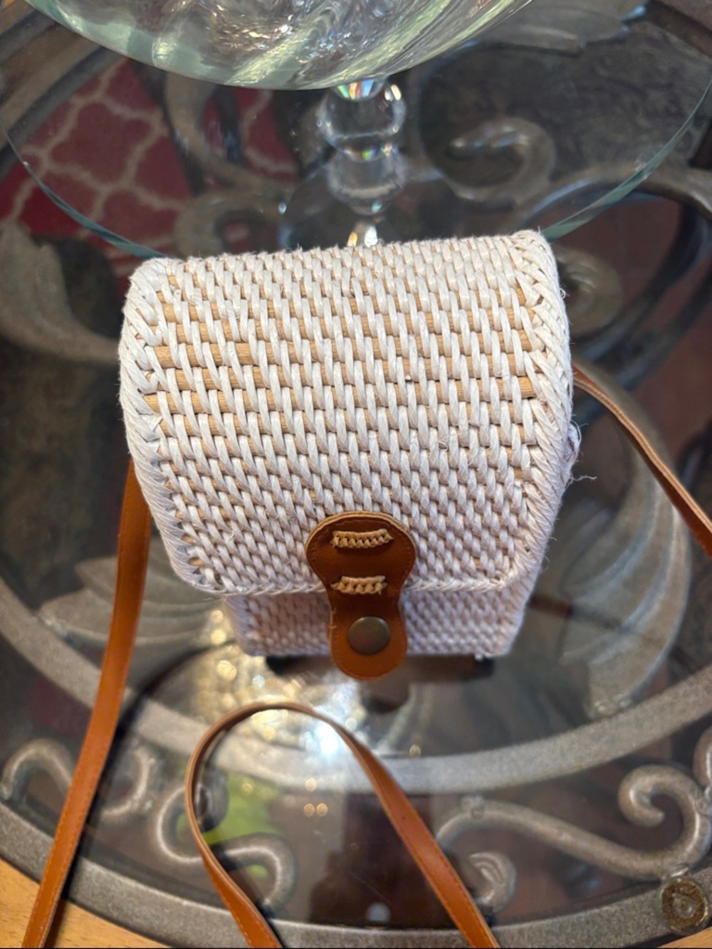 100% Rattan Crossbody /Polyester interior - Picture 3 of 7